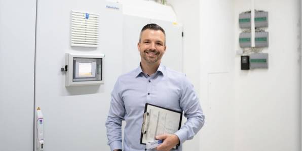 Portrait Senior Projektleiter Billy aus dem Technischen Facility Management bei Kaufland.