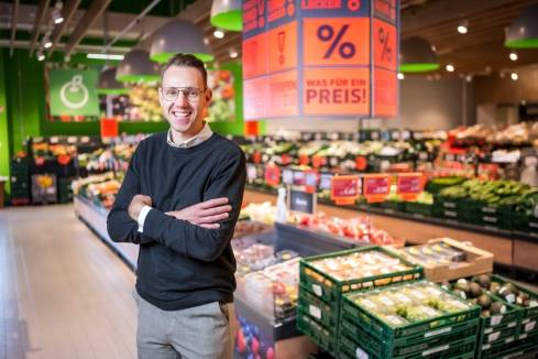 Portrait Hausleiter einer Kaufland-Filiale im Bereich Obst und Gemüse.