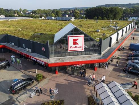 Kaufland-Filiale Witten-Annen aus Flugperspektive mit begrüntem Dach